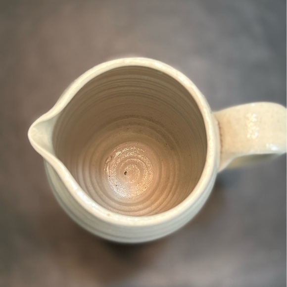 Williamsburg pottery tall water pitcher in blue vine design. - Picture 5 of 9